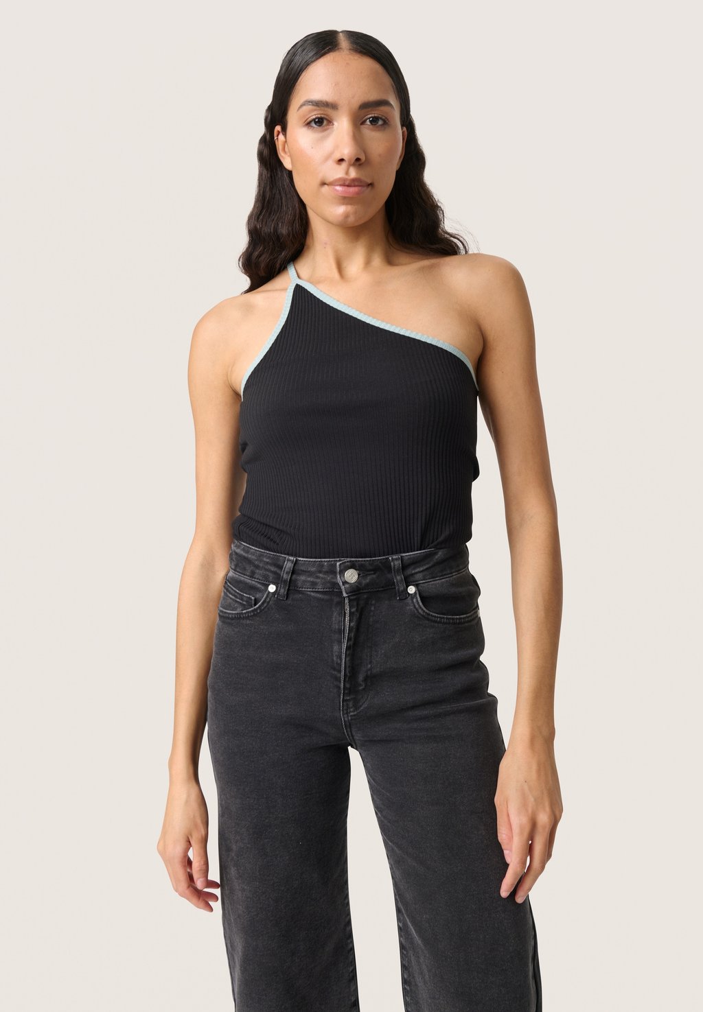 Топ SIMONE STRAP Soaked in Luxury, мультиколор
Топ SIMONE STRAP Soaked in Luxury, мультиколор