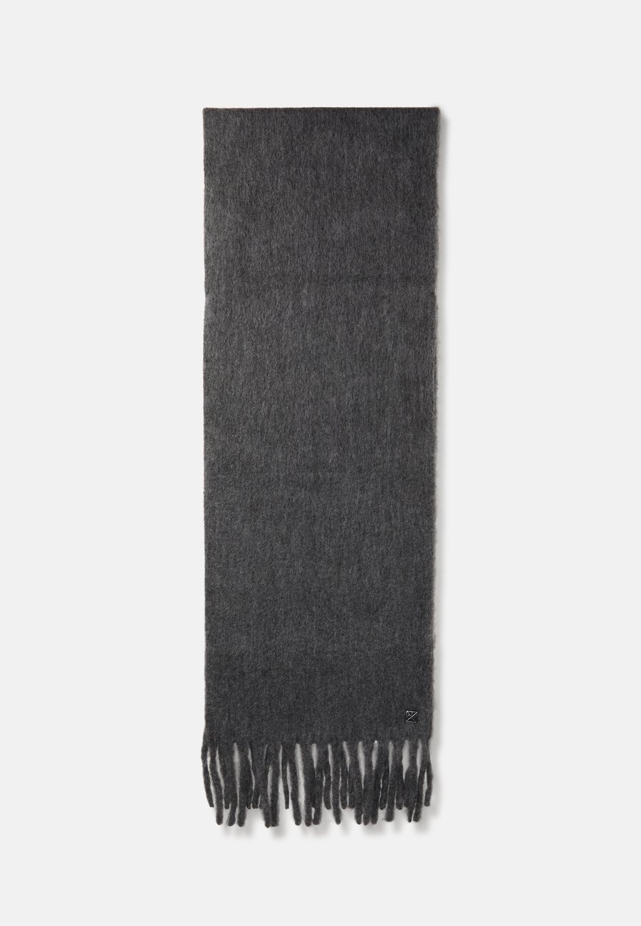 Шарф Calvin Klein EMBLEM, Dark Grey/Grey
Шарф Calvin Klein EMBLEM, Dark Grey/Grey