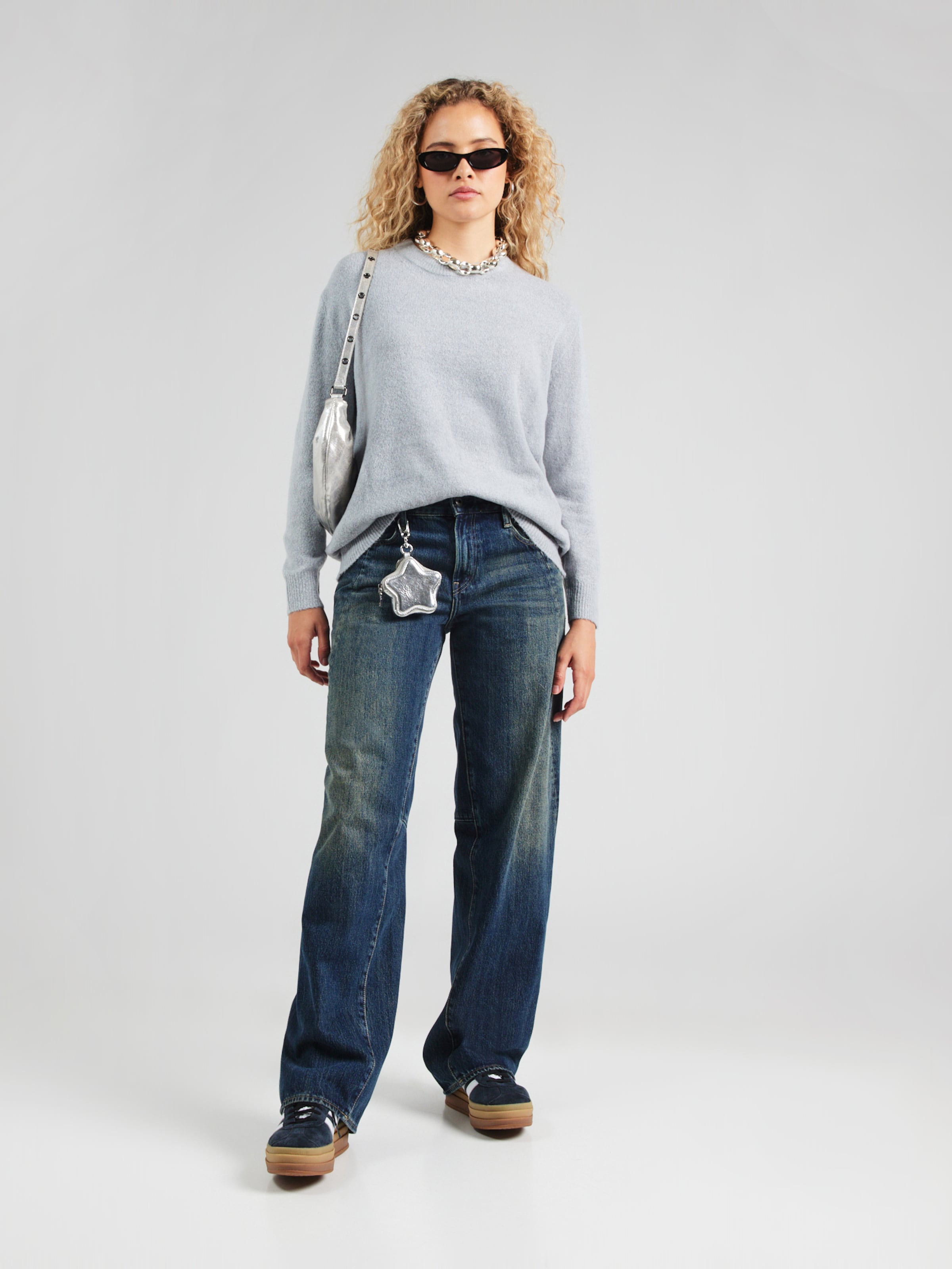 Pepe Jeans Свитер в сером цвете
Pepe Jeans Свитер в сером цвете