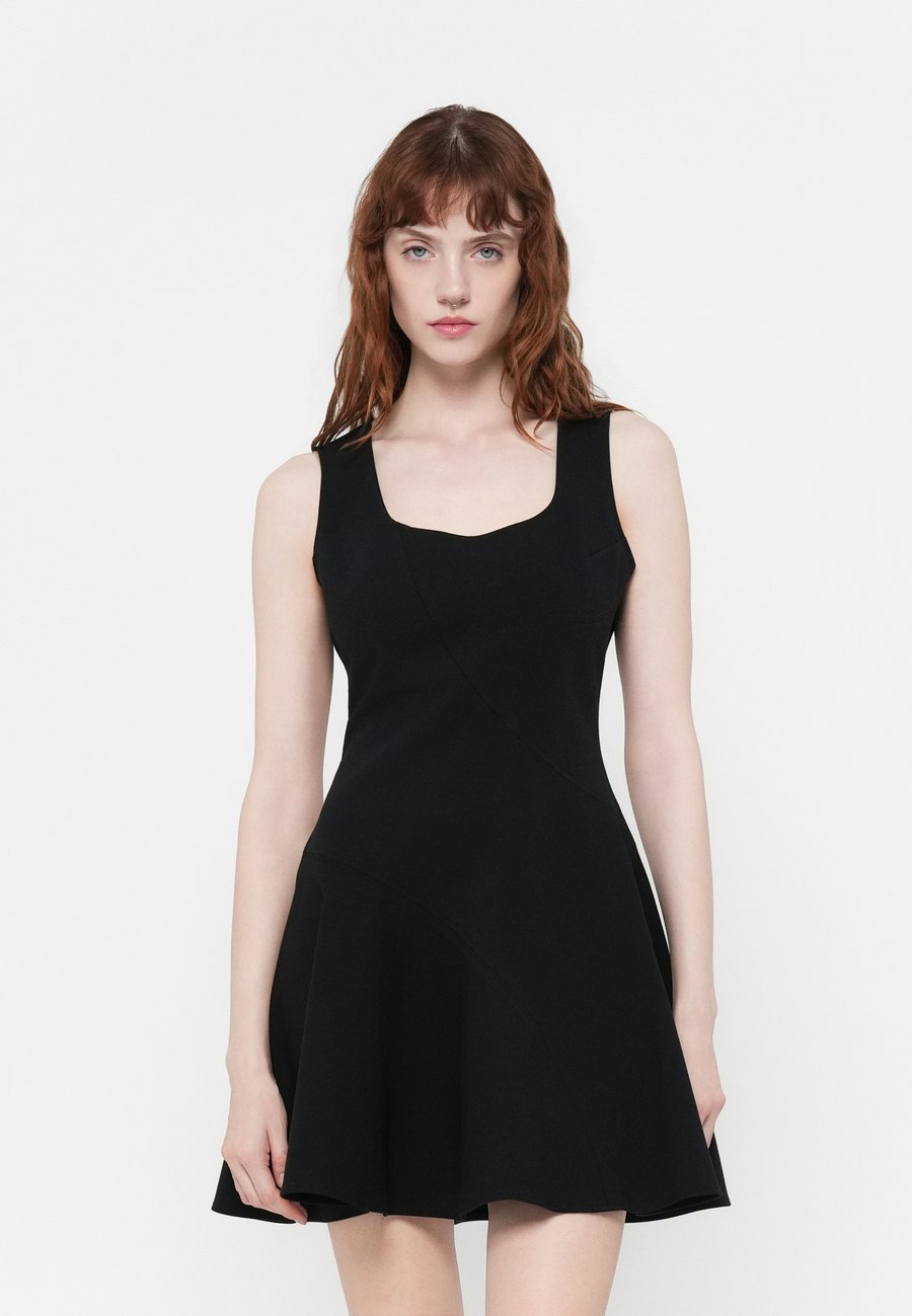 Платье Guess EMY SHORT DRESS, Jet Black/Black
Платье Guess EMY SHORT DRESS, Jet Black/Black