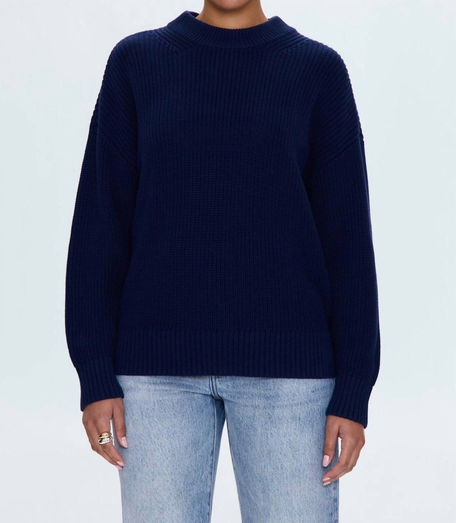 Свитер Eve Mockneck темно-синего цвета PISTOLA
Свитер Eve Mockneck темно-синего цвета PISTOLA