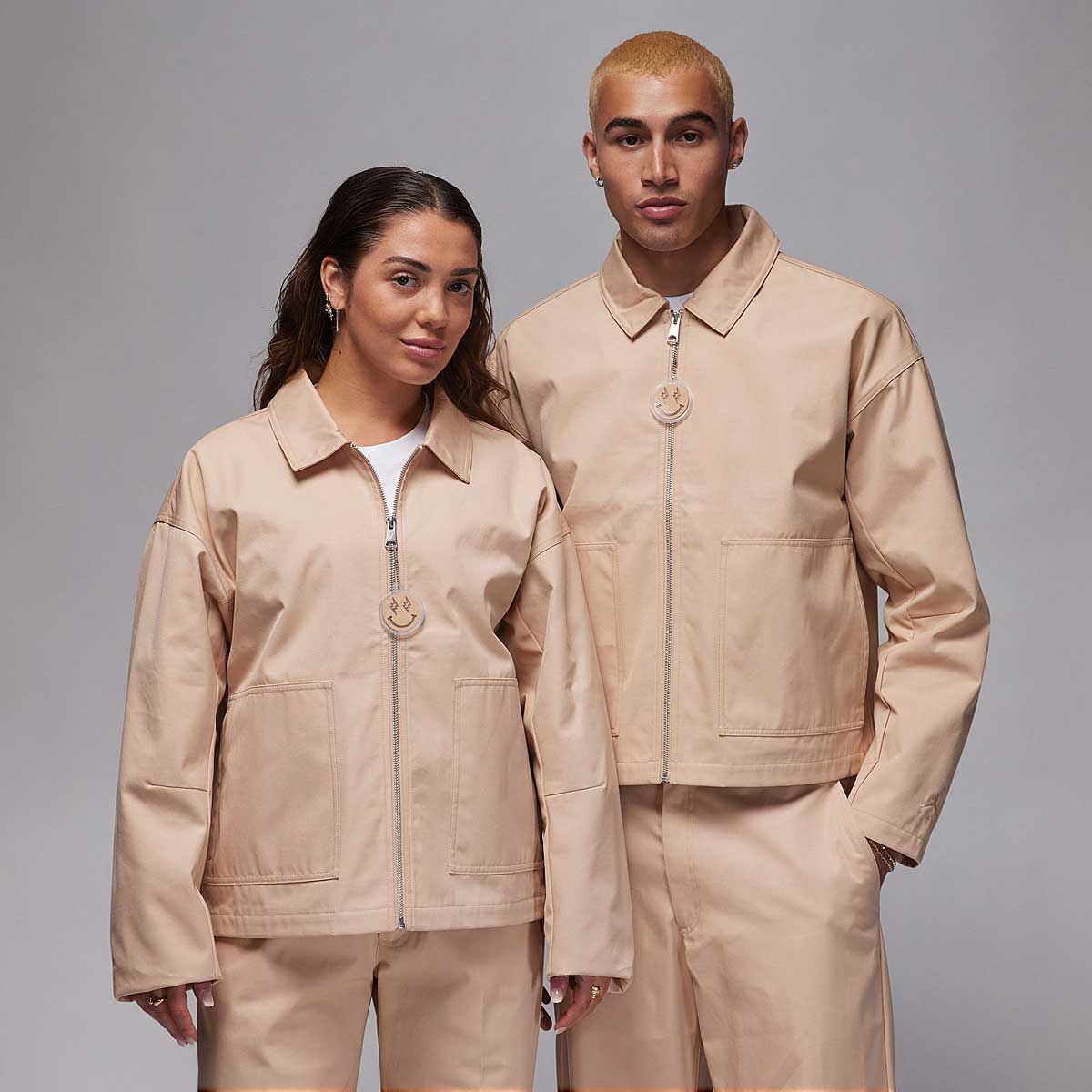 Тренировочная куртка M J J BALVIN WOVEN JACKET Jordan, цвет Beige
Тренировочная куртка M J J BALVIN WOVEN JACKET Jordan, цвет Beige