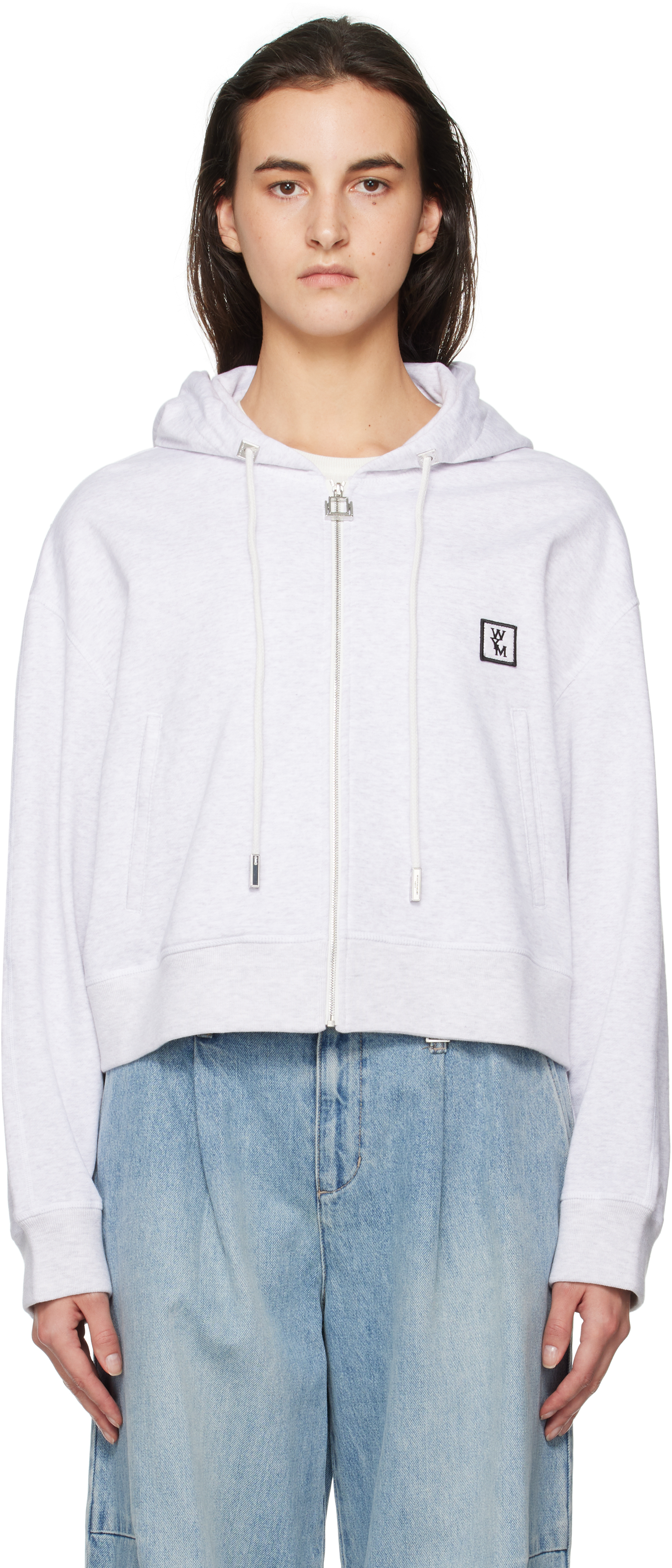 Толстовка с капюшоном и застежкой-молнией с серым логотипом на спине WOOYOUNGMI
Толстовка с капюшоном и застежкой-молнией с серым логотипом на спине WOOYOUNGMI