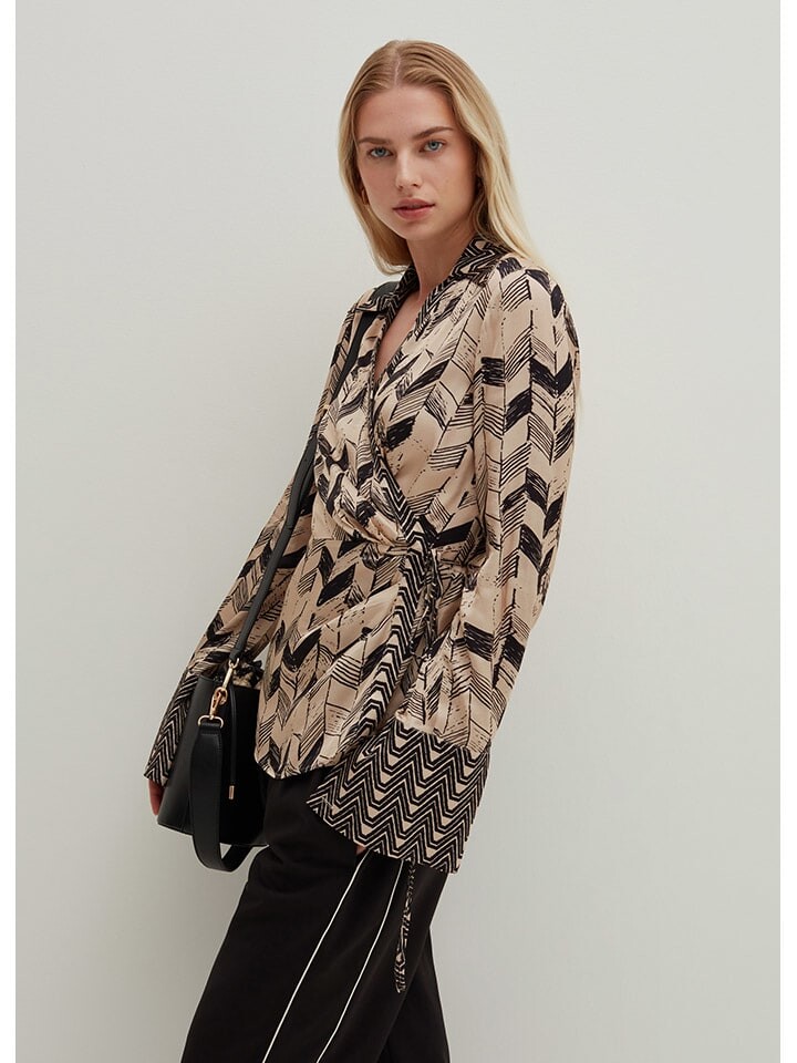 Блуза STEFANEL, цвет beige/schwarz
Блуза STEFANEL, цвет beige/schwarz