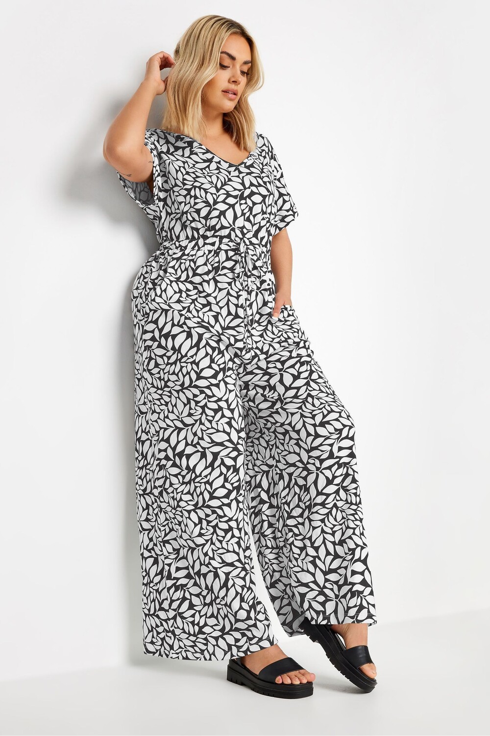 Комбинезон Leaf на шнурке Yours, бежевый
Комбинезон Leaf на шнурке Yours, бежевый