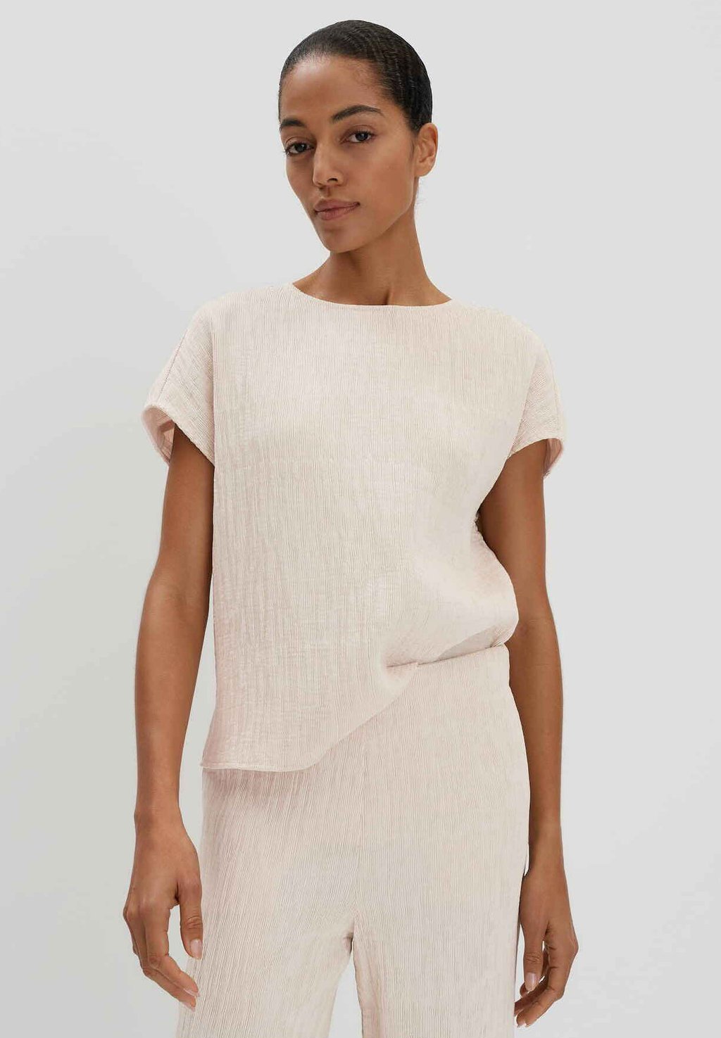 Блуза LOOSE FIT CRINKLED someday., бежевый
Блуза LOOSE FIT CRINKLED someday., бежевый