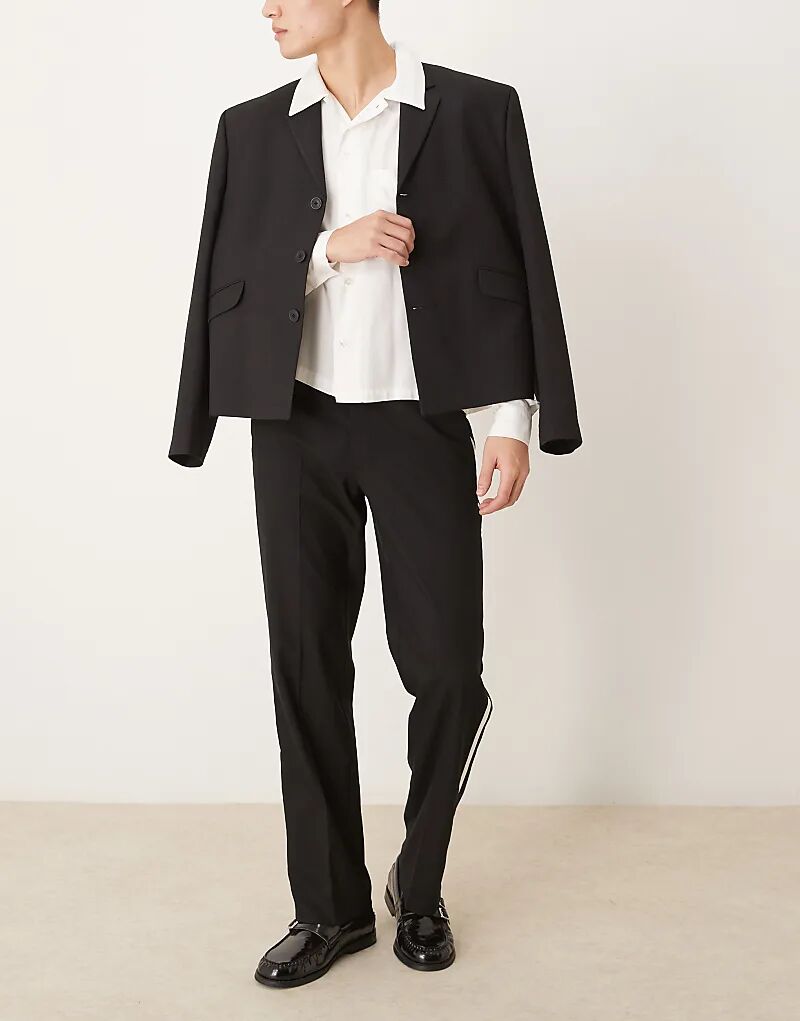 Элегантные прямые брюки-смокинг черного цвета с белой полосой по бокам ASOS DESIGN
Элегантные прямые брюки-смокинг черного цвета с белой полосой по бокам ASOS DESIGN