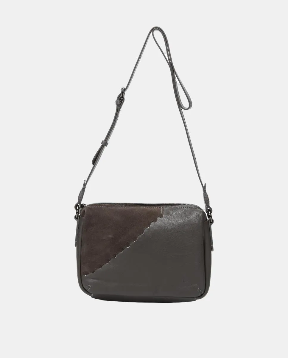 Свободная сумка-бандо из кожи и замши Abbacino, серый
Свободная сумка-бандо из кожи и замши Abbacino, серый