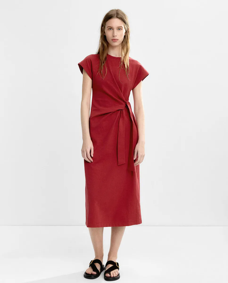 Миди-платье с драпировкой и боковой шнуровкой Parfois, красный
Миди-платье с драпировкой и боковой шнуровкой Parfois, красный