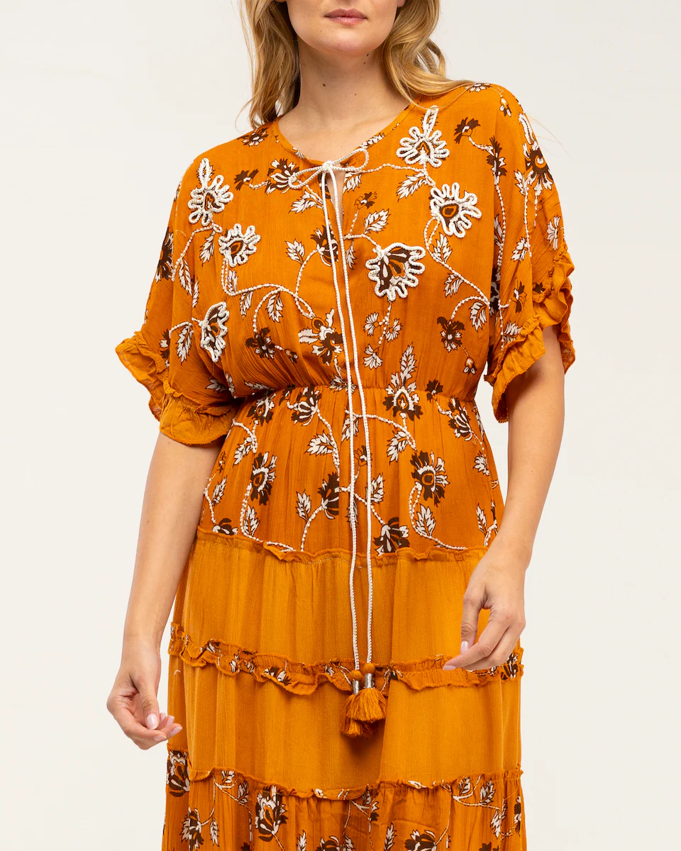 Макси-платье с цветочным принтом, вышивкой и пайетками Tantra, оранжевый
Макси-платье с цветочным принтом, вышивкой и пайетками Tantra, оранжевый