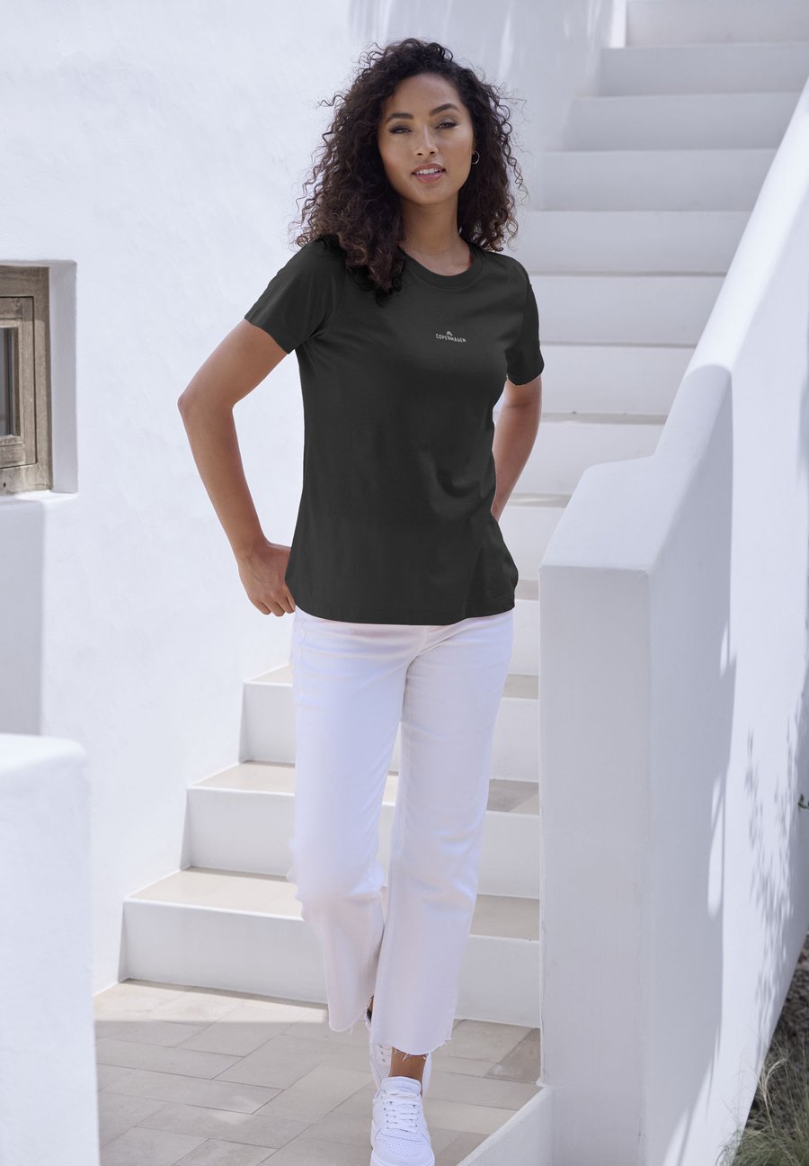 Футболка Copenhagen Studios Basic T-shirt, Black, Черный, Футболка Copenhagen Studios Basic T-shirt, Black
Футболка Copenhagen Studios Basic T-shirt, Black, Черный, Футболка Copenhagen Studios Basic T-shirt, Black