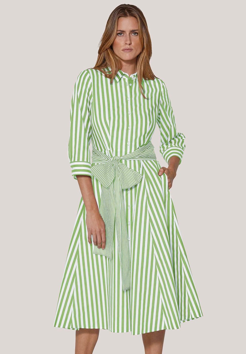 Платье-рубашка GESTREIFTES MIT BINDESCHÄRPE MADELEINE, белый
Платье-рубашка GESTREIFTES MIT BINDESCHÄRPE MADELEINE, белый