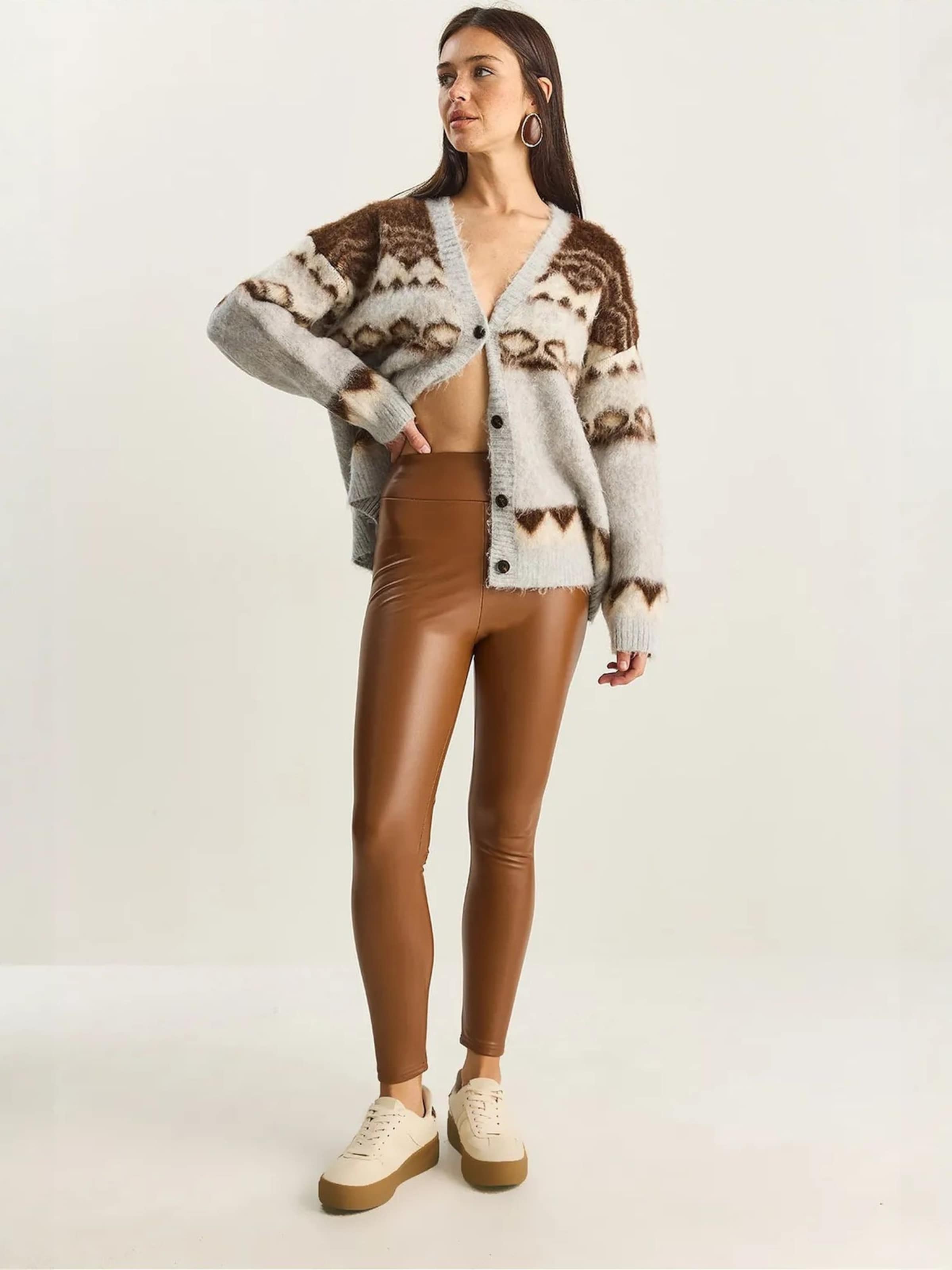 Bianco Lucci Скинни в коричневом цвете
Bianco Lucci Скинни в коричневом цвете