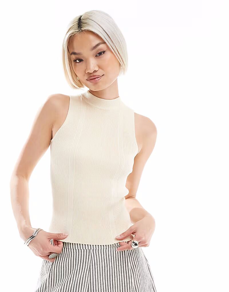 Белый топ без рукавов с отделкой тонким рубчиком Pimkie
Белый топ без рукавов с отделкой тонким рубчиком Pimkie