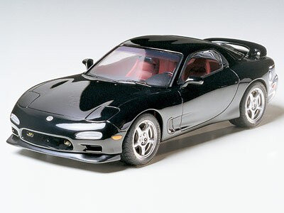 Пластиковая модель Mazda RX-7 R1 Tamiya
Пластиковая модель Mazda RX-7 R1 Tamiya