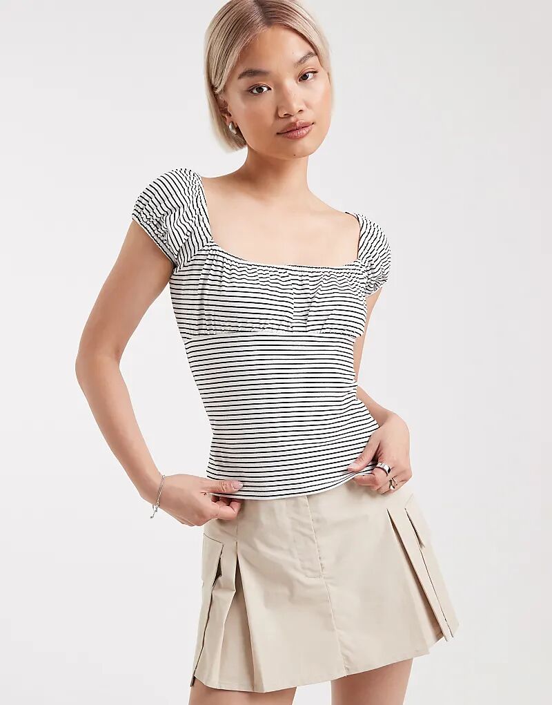 Топ Edikted Oleana с присборенным бюстом в черно-белую полоску
Топ Edikted Oleana с присборенным бюстом в черно-белую полоску