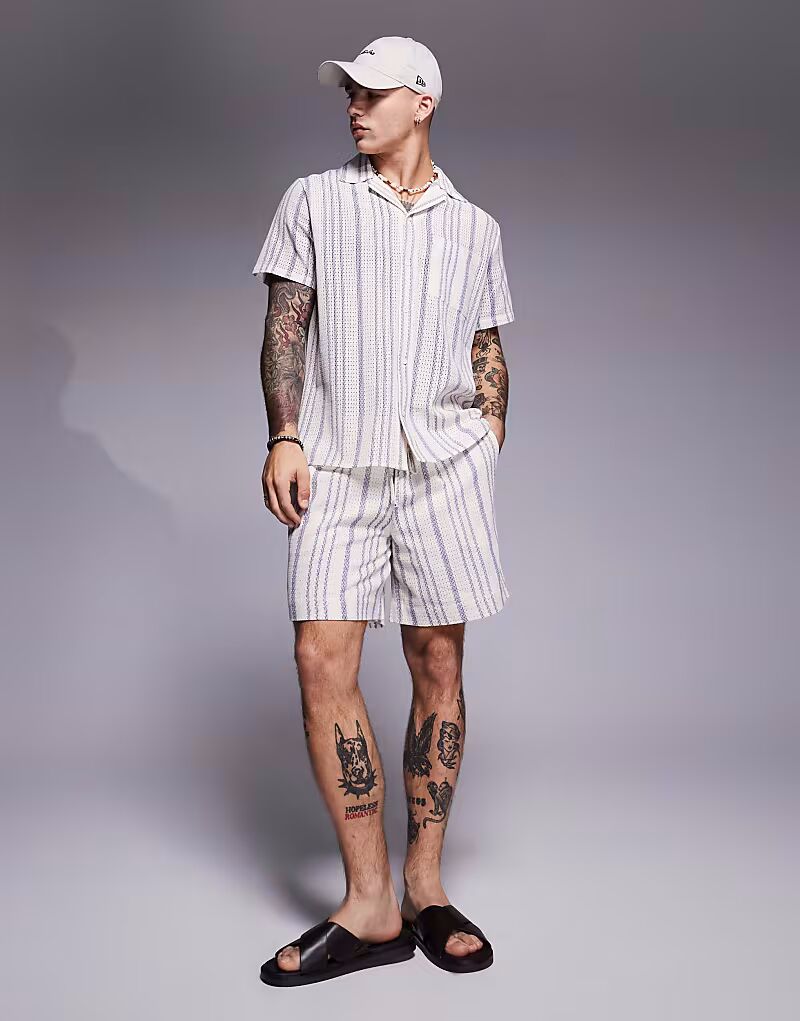 Пляжные шорты в полоску кремового и синего цветов South Beach
Пляжные шорты в полоску кремового и синего цветов South Beach