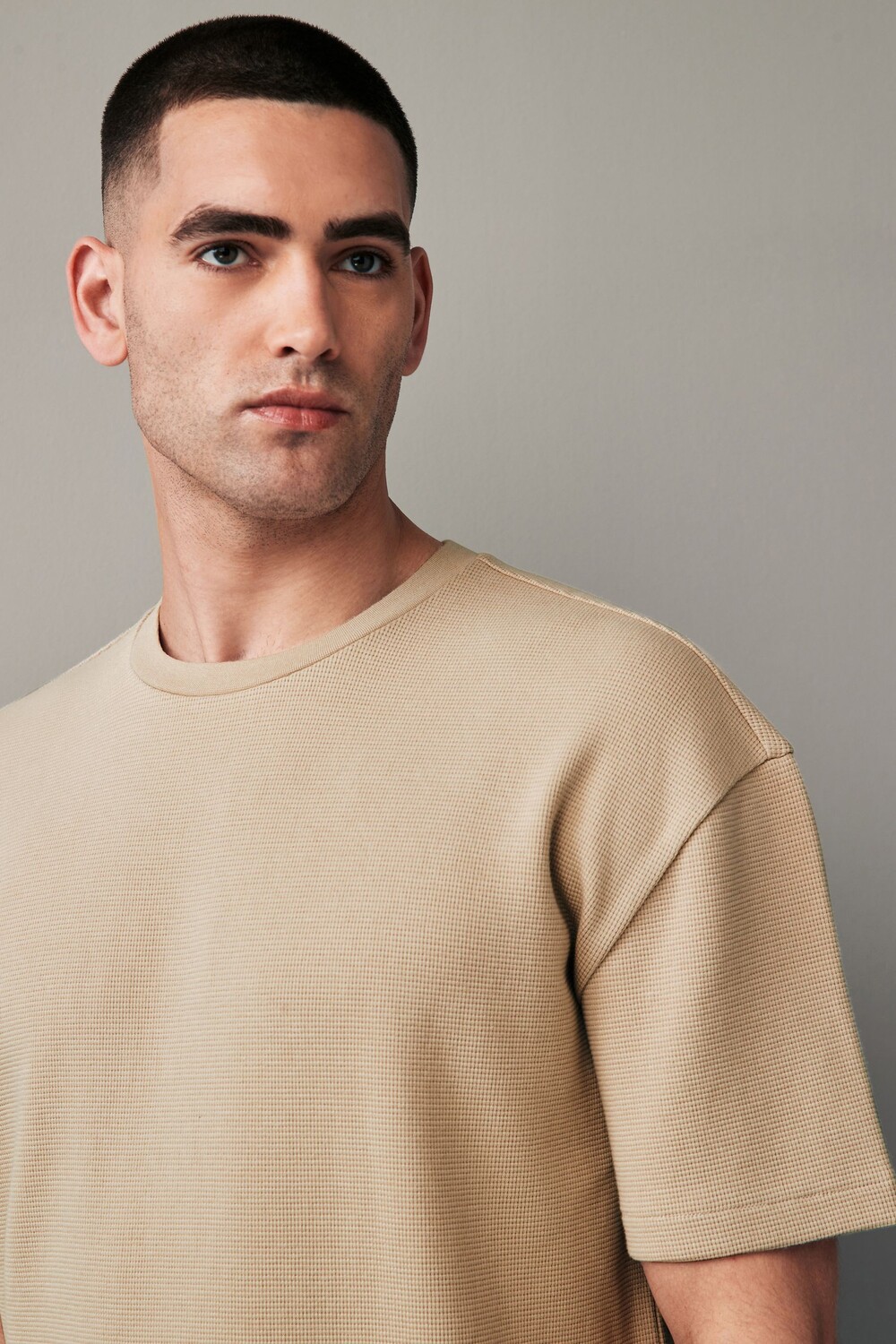 Футболка из 100% хлопка с микровафельной текстурой Next, экрю
Футболка из 100% хлопка с микровафельной текстурой Next, экрю