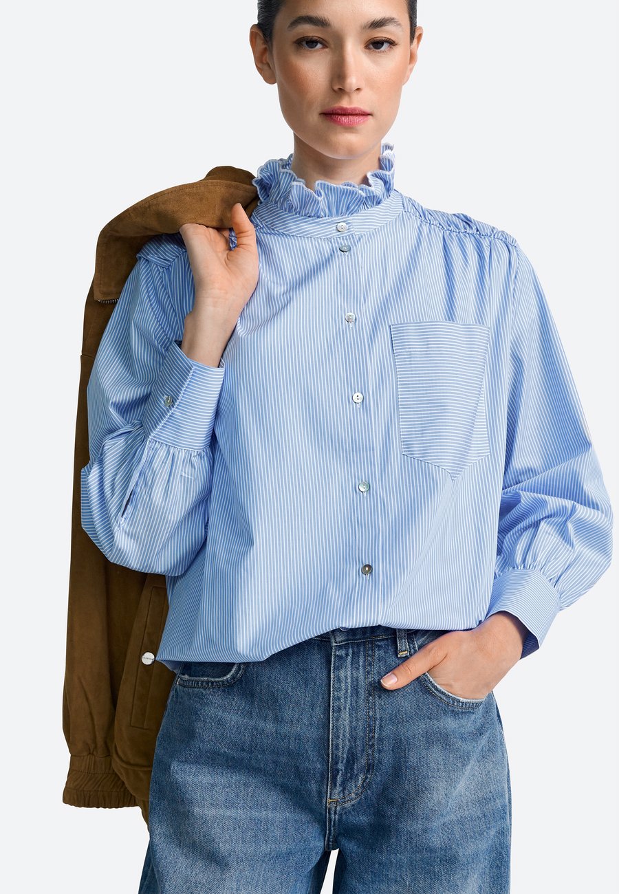 Блуза Rich & Royal Button-down blouse, Skyway Blue/Blue
Блуза Rich & Royal Button-down blouse, Skyway Blue/Blue