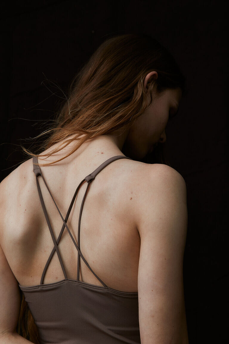 Укороченный спортивный жилет drymove H&M, коричневый
Укороченный спортивный жилет drymove H&M, коричневый