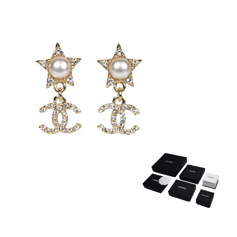 Женские золотые серьги Pearl, Rhinestone CHANEL
Женские золотые серьги Pearl, Rhinestone CHANEL
