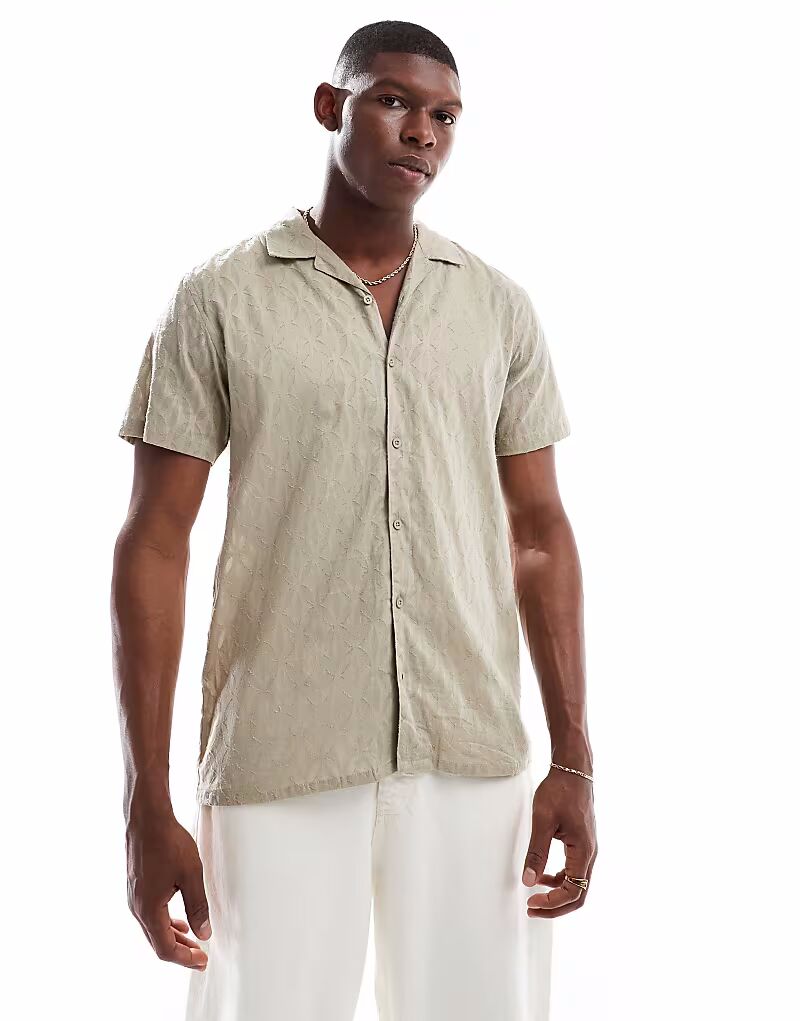 Рубашка с короткими рукавами из хлопка с текстурой Threadbare Cotton цвета камня
Рубашка с короткими рукавами из хлопка с текстурой Threadbare Cotton цвета камня