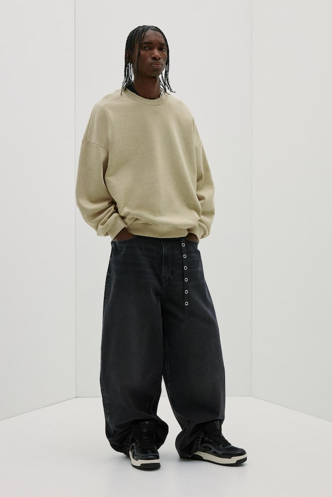 Выцветшая толстовка свободного кроя. H&M, бежевый
Выцветшая толстовка свободного кроя. H&M, бежевый