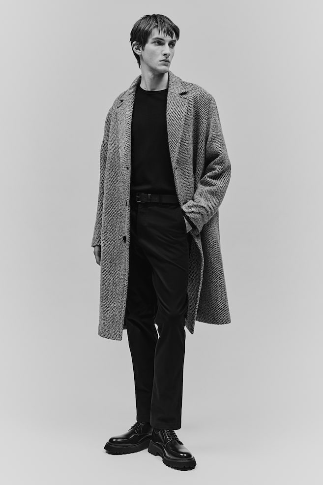 Хлопковые брюки-чинос облегающего кроя H&M, черный
Хлопковые брюки-чинос облегающего кроя H&M, черный