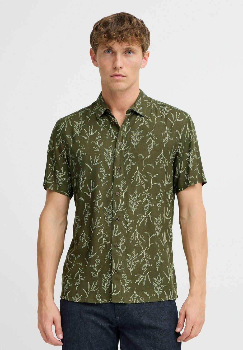 Рубашка HACE Blend, зеленый
Рубашка HACE Blend, зеленый