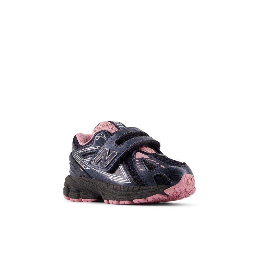 Кроссовки new balance, черный
Кроссовки new balance, черный