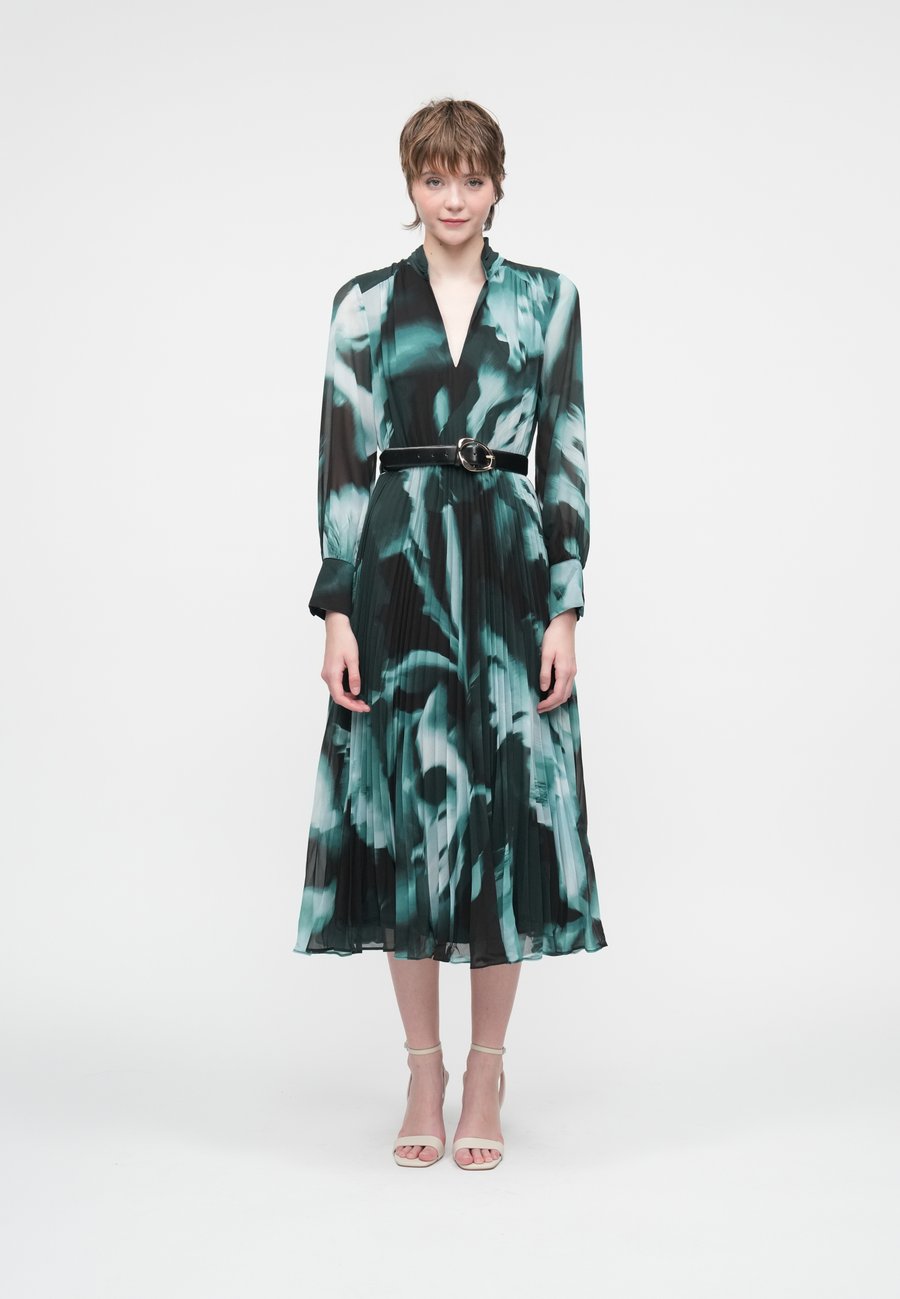 Платье Forever New SKYLA PLEATED LONG SLEEVE MIDI, Green Odella/Dark Green
Платье Forever New SKYLA PLEATED LONG SLEEVE MIDI, Green Odella/Dark Green