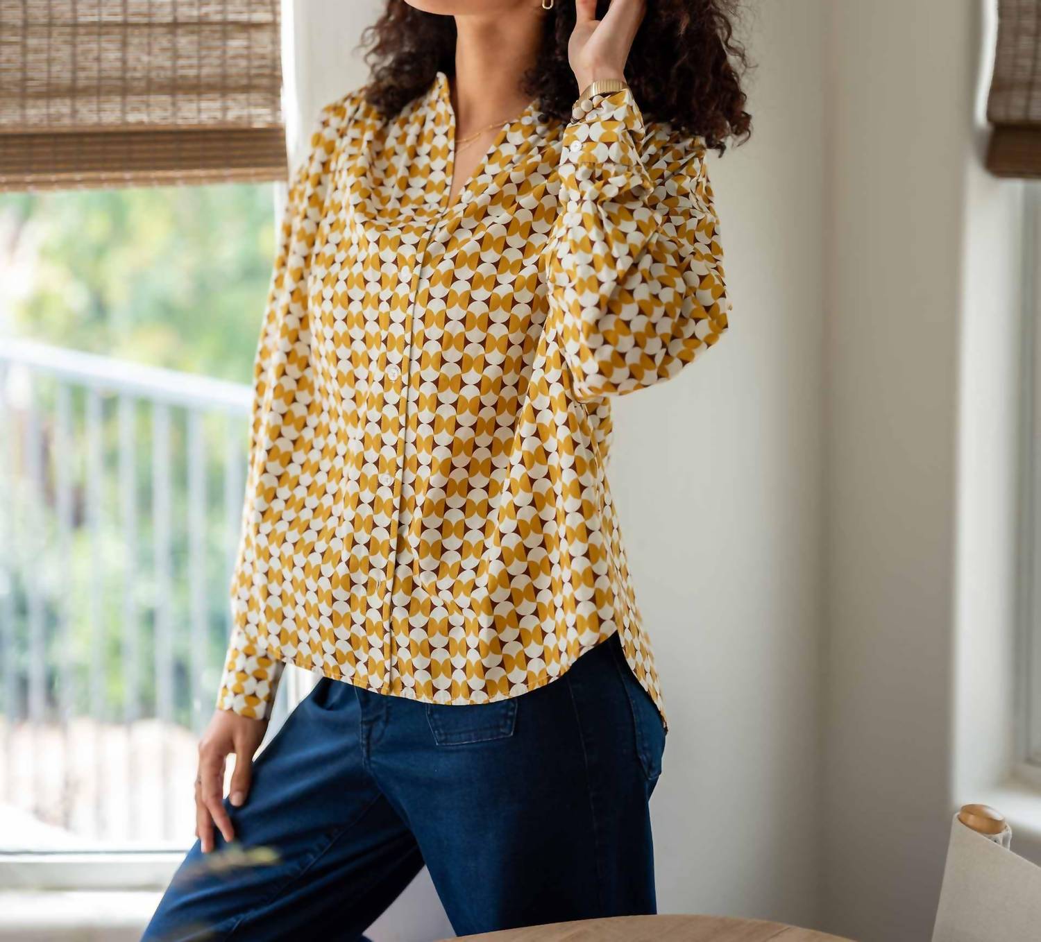 Рубашка на пуговицах Aphrodite с золотым геометрическим узором MERSEA, цвет golden geo
Рубашка на пуговицах Aphrodite с золотым геометрическим узором MERSEA, цвет golden geo