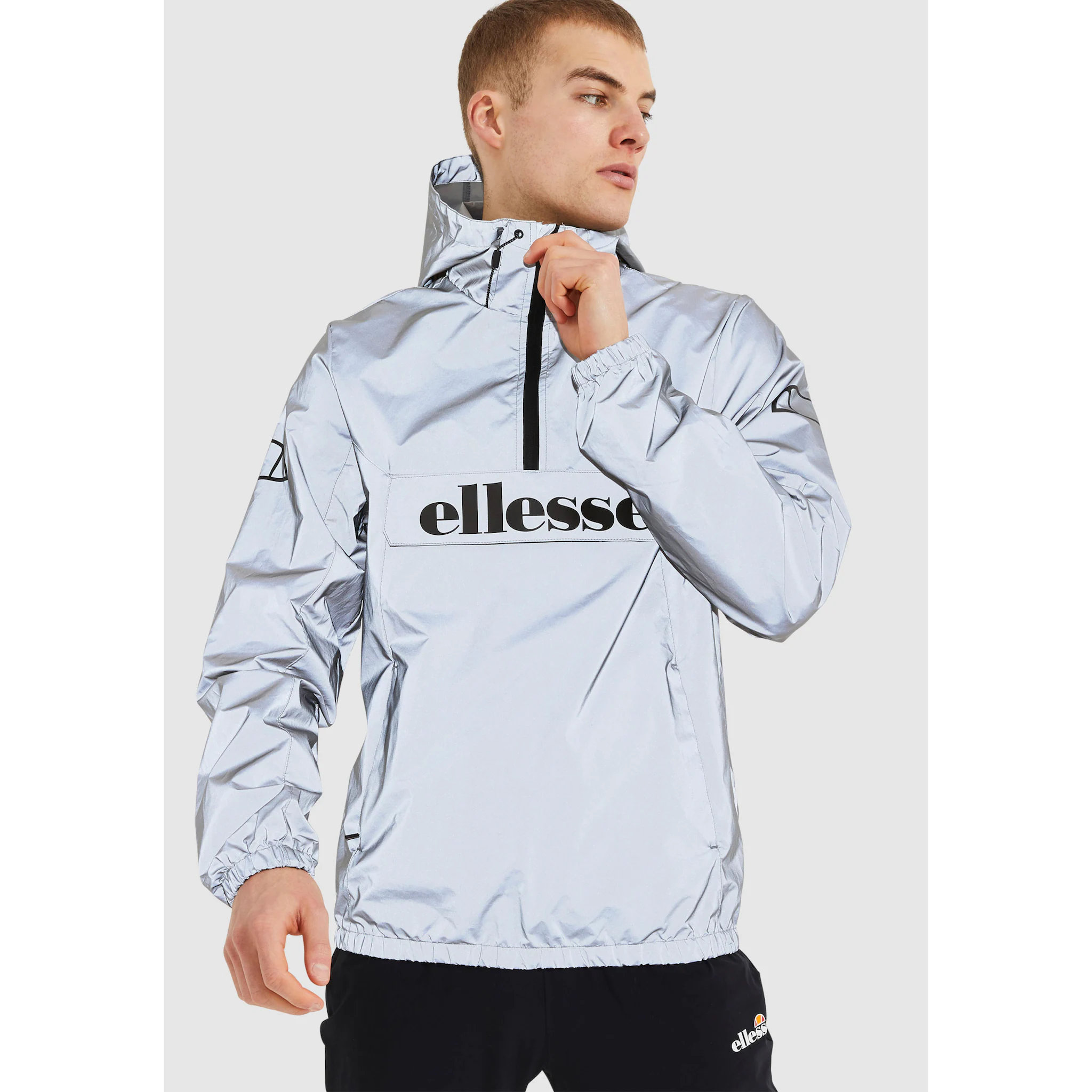 Ветровка Ellesse "ACERA OH JACKET" с капюшоном, цвет Reflective
Ветровка Ellesse "ACERA OH JACKET" с капюшоном, цвет Reflective