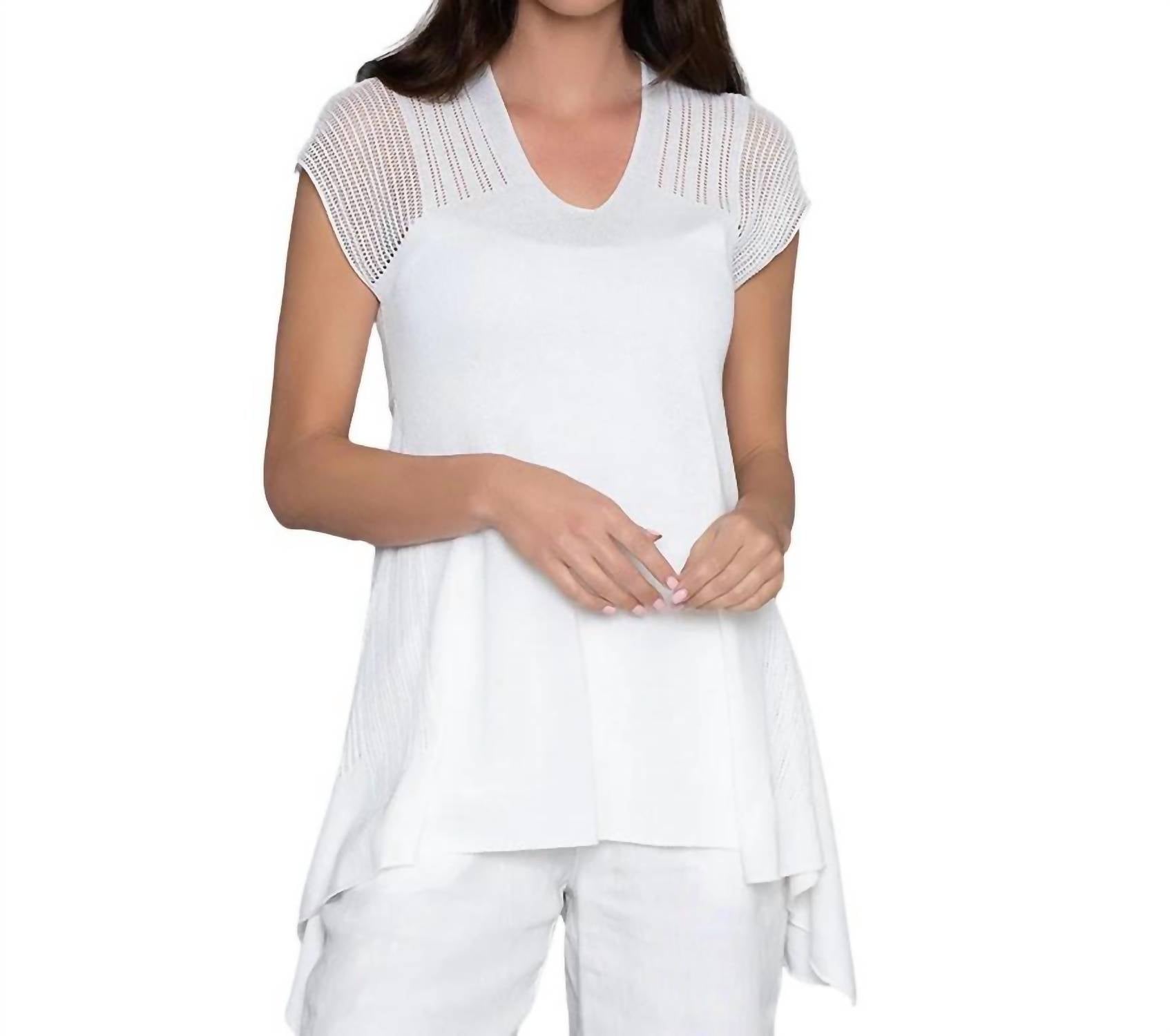 Свитер последнего штриха нежно-белого цвета Stella Carakasi
Свитер последнего штриха нежно-белого цвета Stella Carakasi