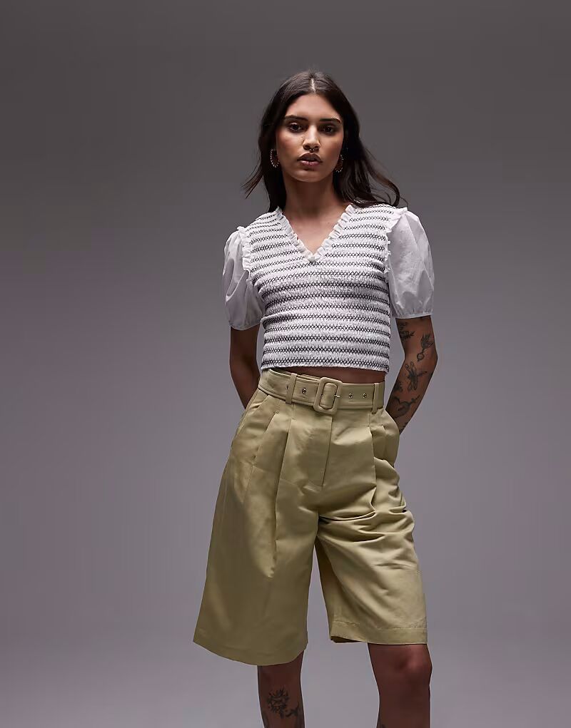 & Other Stories удлиненные шорты-бермуды из льняной смеси с поясом цвета пахты
& Other Stories удлиненные шорты-бермуды из льняной смеси с поясом цвета пахты