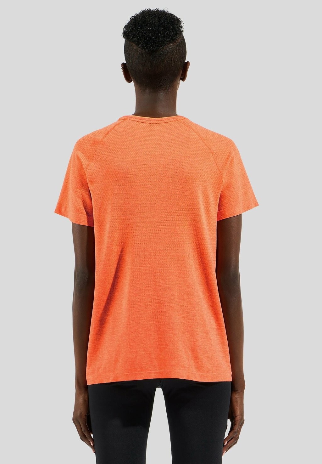 Спортивная футболка ESSENTIAL SEAMLESS ODLO, коралл
Спортивная футболка ESSENTIAL SEAMLESS ODLO, коралл