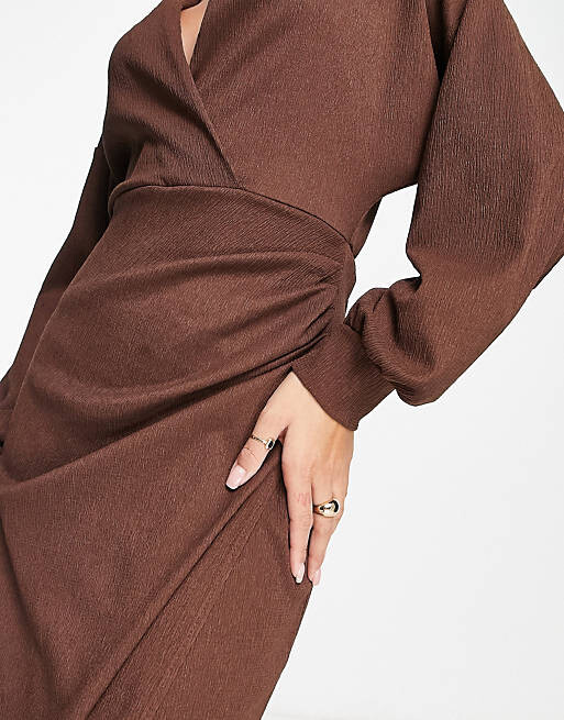 Коричневое фактурное платье миди с запахом и воротником ASOS DESIGN, Коричневый, Коричневое фактурное платье миди с запахом и воротником ASOS DESIGN
Коричневое фактурное платье миди с запахом и воротником ASOS DESIGN, Коричневый, Коричневое фактурное платье миди с запахом и воротником ASOS DESIGN