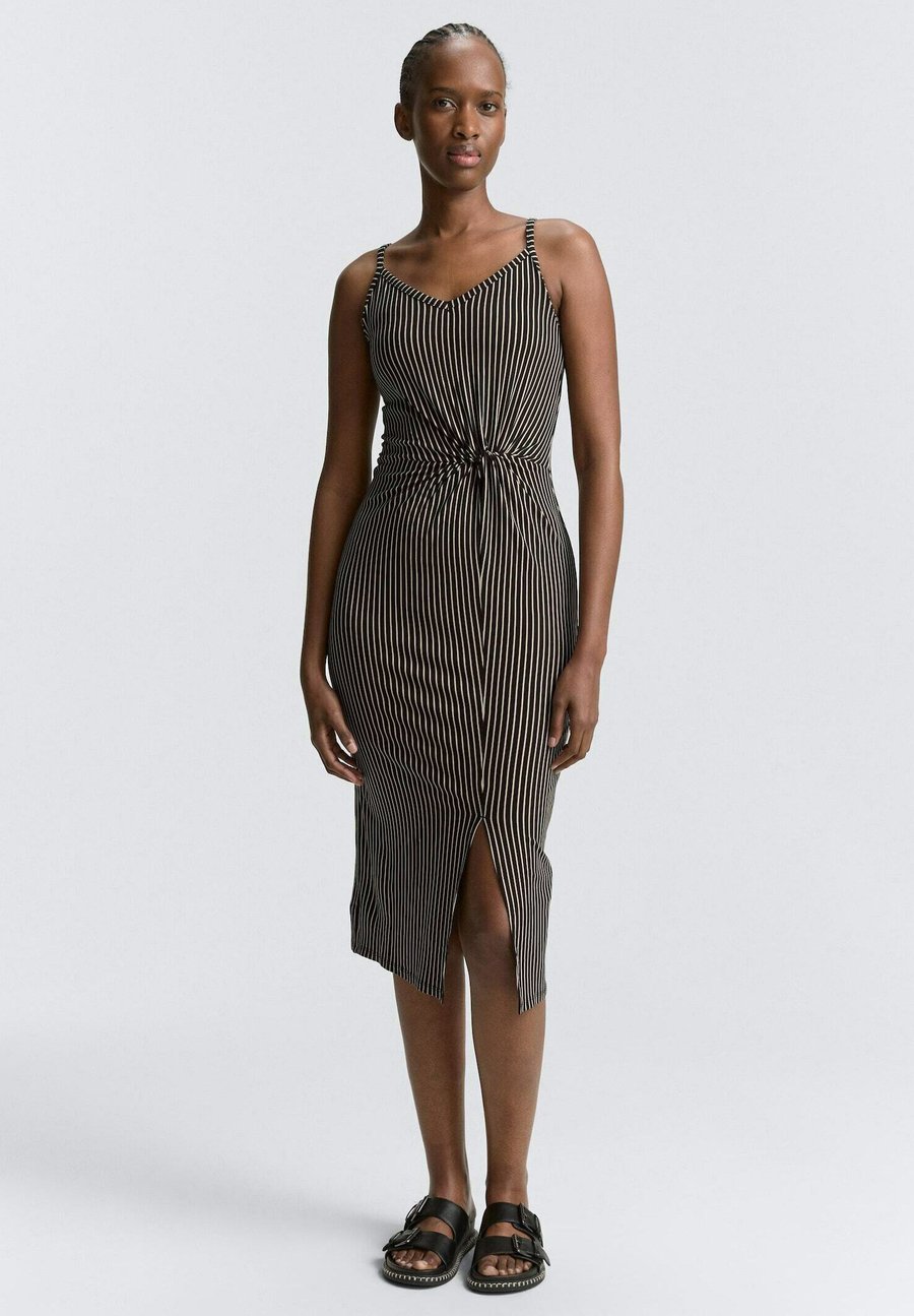 Платье TOM TAILOR DENIM MIDI-TRÄGER MIT TWIST-DETAIL, Black Beige Stripe/Black
Платье TOM TAILOR DENIM MIDI-TRÄGER MIT TWIST-DETAIL, Black Beige Stripe/Black