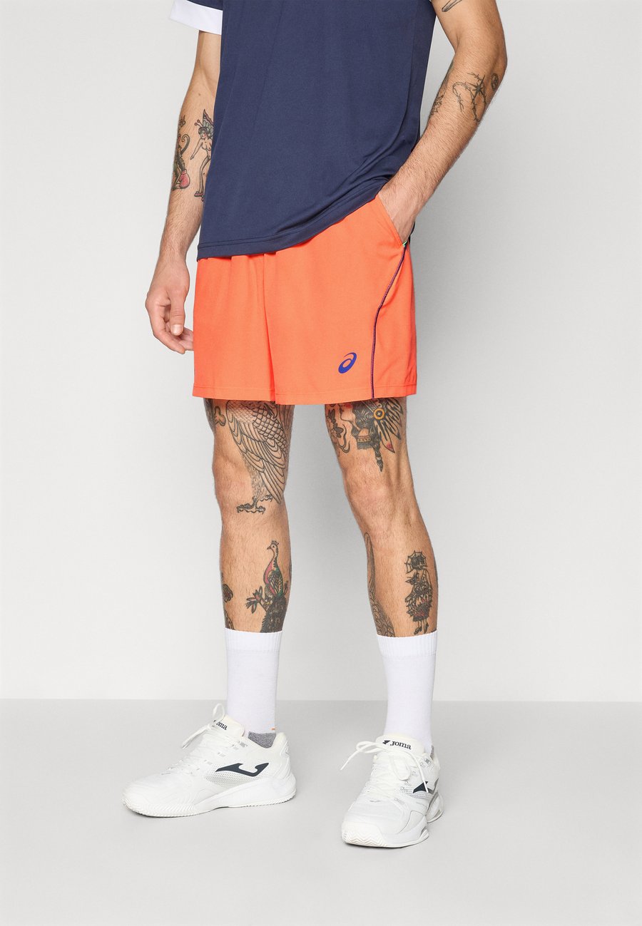 Спортивные шорты ASICS PADEL COURT SHORT, Vivid Coral/Menthol/Coral
Спортивные шорты ASICS PADEL COURT SHORT, Vivid Coral/Menthol/Coral