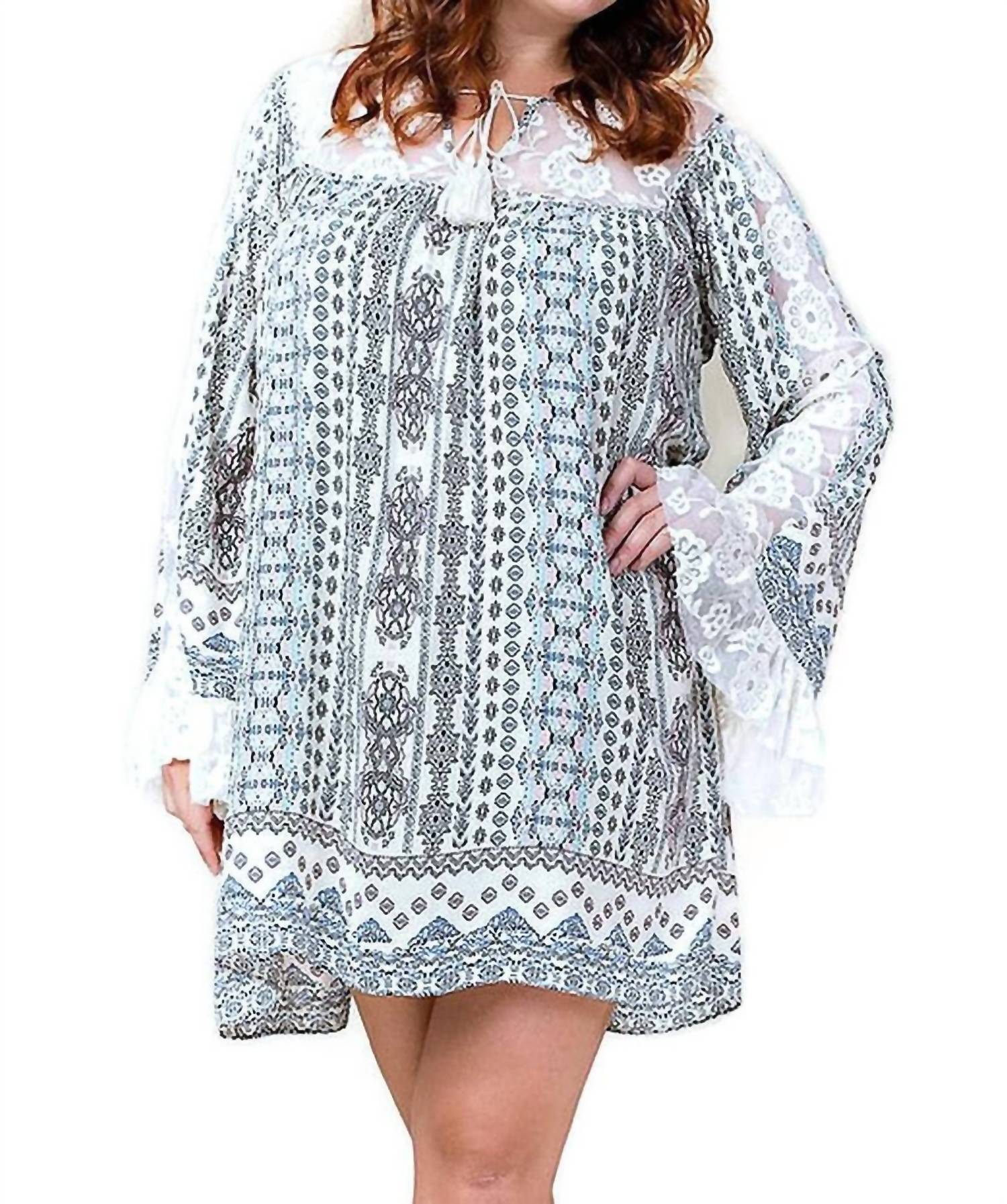 Платье с рюшами и кружевом - Plus In Blue KORI
Платье с рюшами и кружевом - Plus In Blue KORI