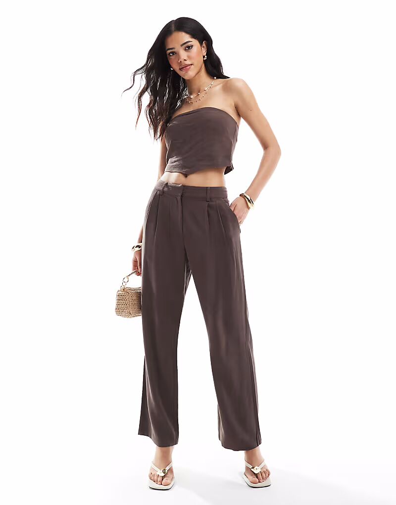 4th & Reckless брюки-клеш из льняной смеси, коричневого цвета
4th & Reckless брюки-клеш из льняной смеси, коричневого цвета