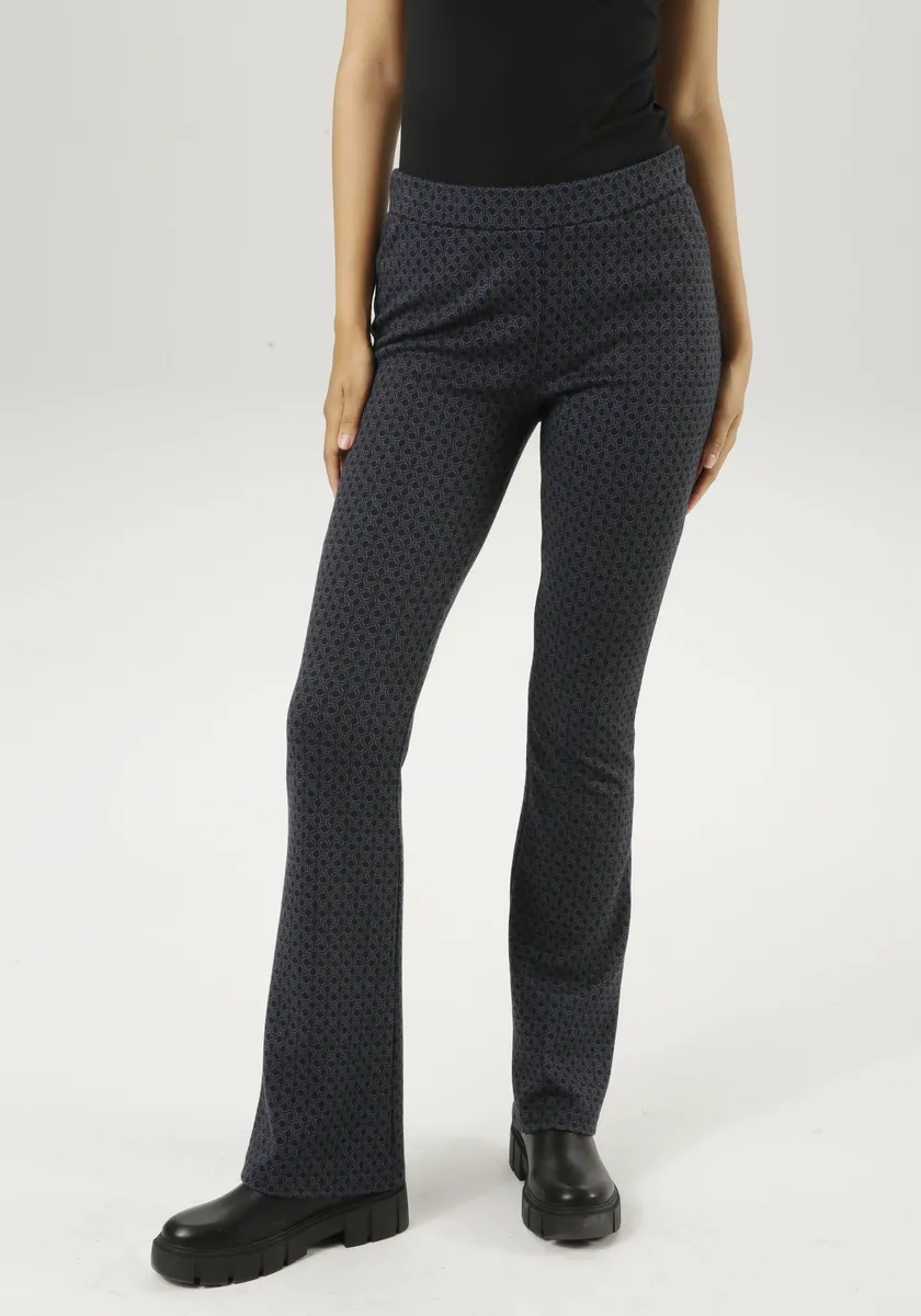 Брюки Aniston CASUAL без застежки с графическим узором в виде сот - НОВАЯ КОЛЛЕКЦИЯ, синий
Брюки Aniston CASUAL без застежки с графическим узором в виде сот - НОВАЯ КОЛЛЕКЦИЯ, синий