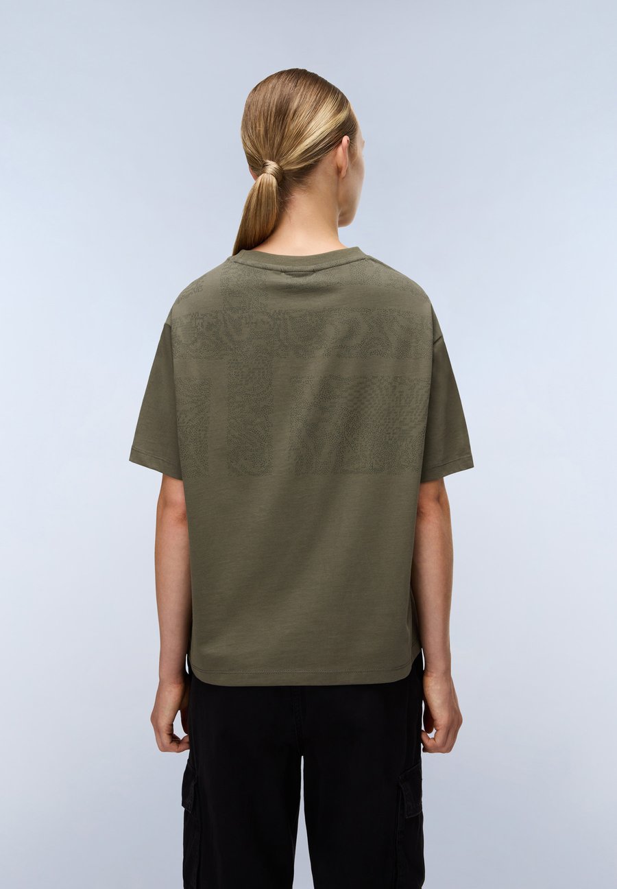 Футболка Napapijri Print T-shirt, Tea Leaf Ga/Light Green, Зеленый, Футболка Napapijri Print T-shirt, Tea Leaf Ga/Light Green
Футболка Napapijri Print T-shirt, Tea Leaf Ga/Light Green, Зеленый, Футболка Napapijri Print T-shirt, Tea Leaf Ga/Light Green