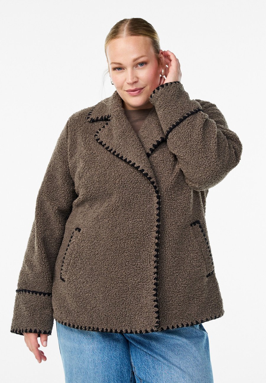 Флисовая куртка Zizzi MIT KONTRASTDETAILS, Morel/Brown
Флисовая куртка Zizzi MIT KONTRASTDETAILS, Morel/Brown