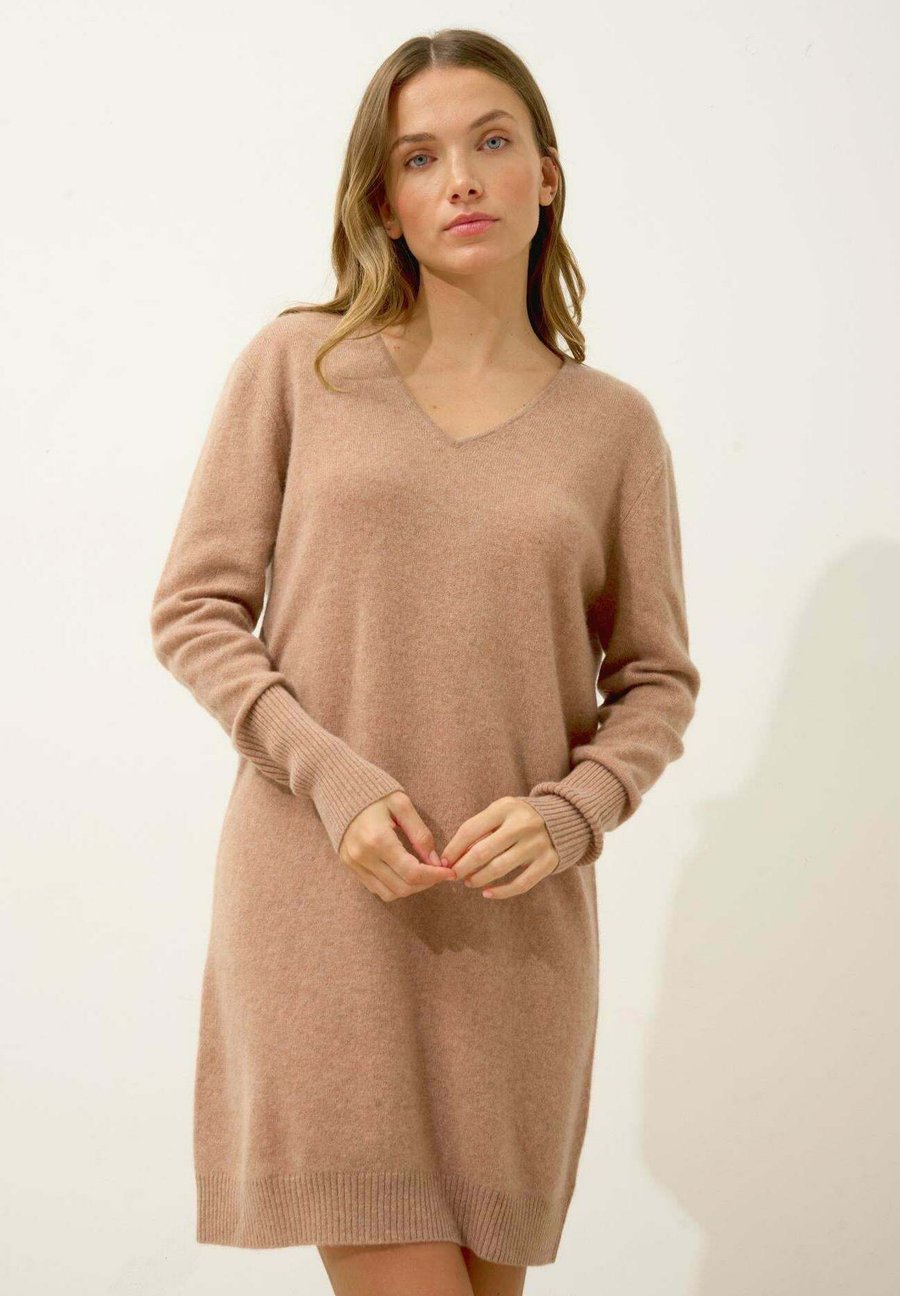Платье Just Cashmere MILEYA V-NECK, Heather Camel/Camel
Платье Just Cashmere MILEYA V-NECK, Heather Camel/Camel