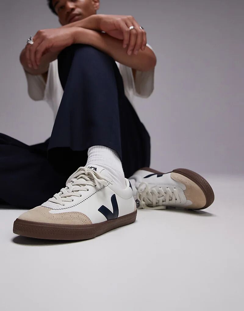 Кроссовки для волейбола VEJA в военно-морском флоте
Кроссовки для волейбола VEJA в военно-морском флоте