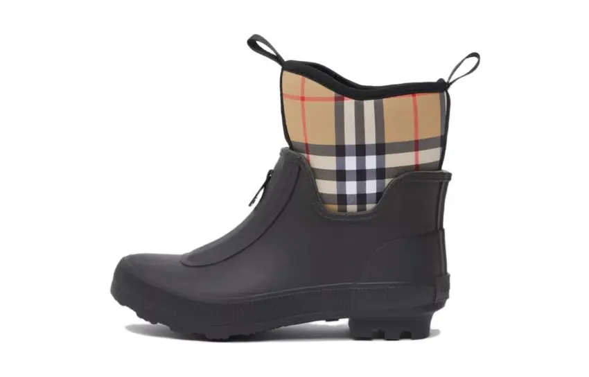 Детские полусапожки Burberry винтажные, черно-коричневый
Детские полусапожки Burberry винтажные, черно-коричневый