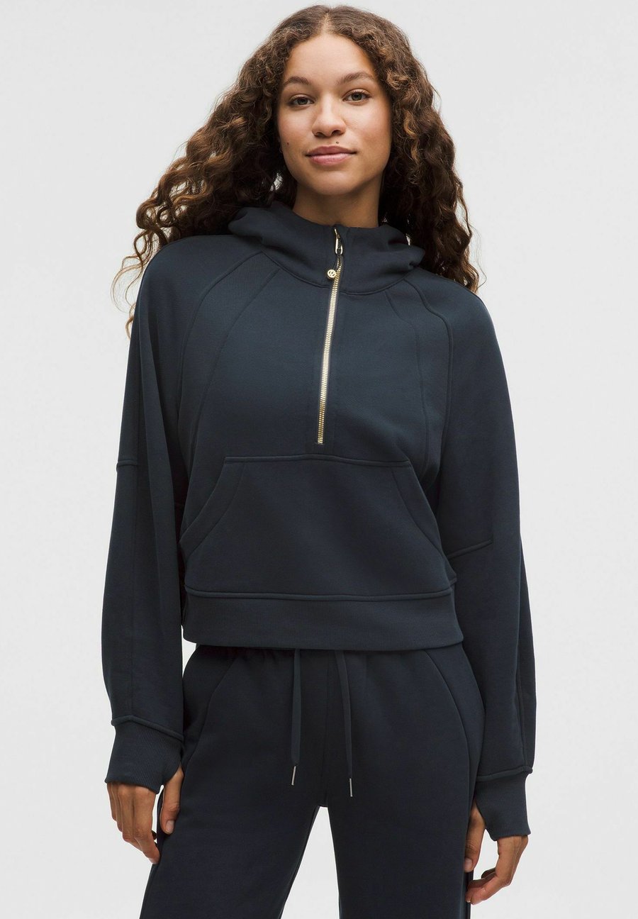 Худи lululemon SCUBA HALF-ZIP, True Navy Gold/Blue
Худи lululemon SCUBA HALF-ZIP, True Navy Gold/Blue