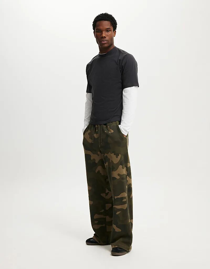 Спортивные брюки Cotton:On Super baggy зеленого цвета
Спортивные брюки Cotton:On Super baggy зеленого цвета