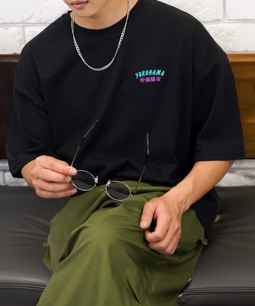 Футболка с коротким рукавом, широкая, с вышивкой логотипа, круга и сердца L'atelier, черный
Футболка с коротким рукавом, широкая, с вышивкой логотипа, круга и сердца L'atelier, черный